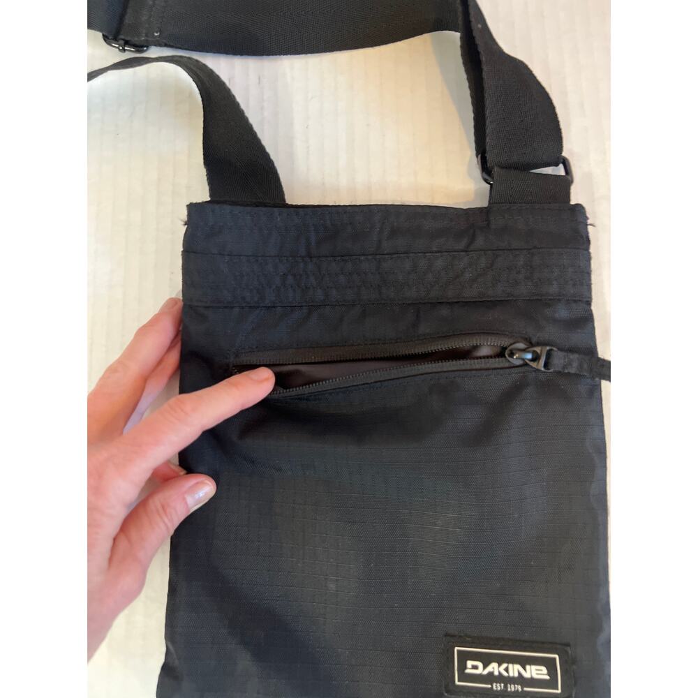 Dakine Jive Crossbody Bag Black - Picture 6 of 10